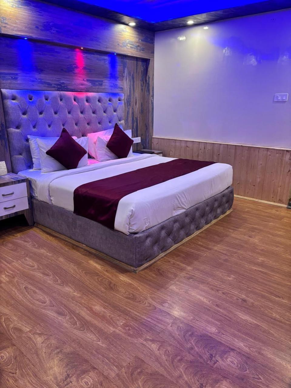 Shobha Hotel Manali  Bagian luar foto